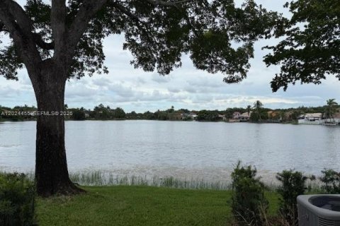 Touwnhouse à vendre à Cooper City, Floride: 2 chambres, 116.87 m2 № 2243538 - photo 2
