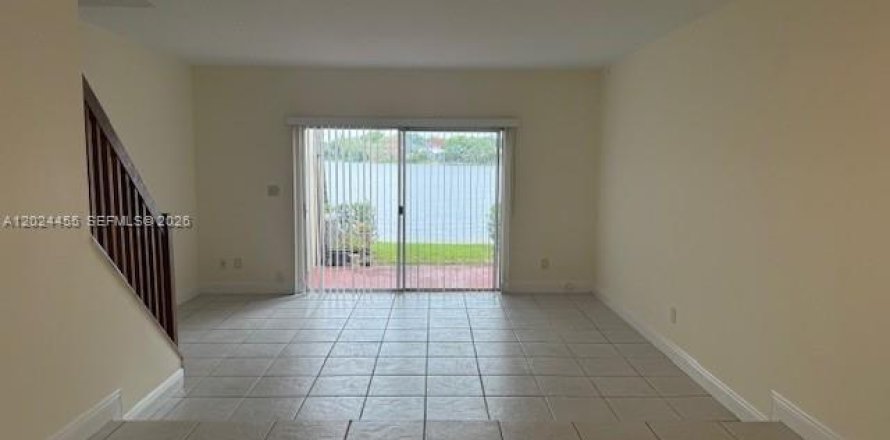 Touwnhouse à Cooper City, Floride 2 chambres, 116.87 m2 № 2243538