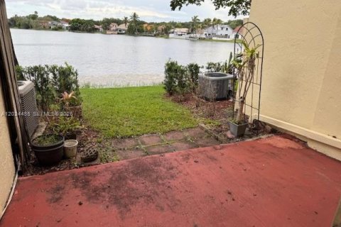 Touwnhouse à vendre à Cooper City, Floride: 2 chambres, 116.87 m2 № 2243538 - photo 15
