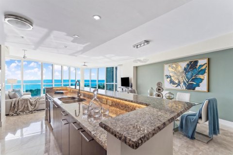 Copropriété à vendre à Pompano Beach, Floride: 2 chambres, 195.84 m2 № 2388426 - photo 5