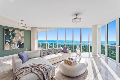 Condo à Pompano Beach, Floride, 2 chambres  № 2388426