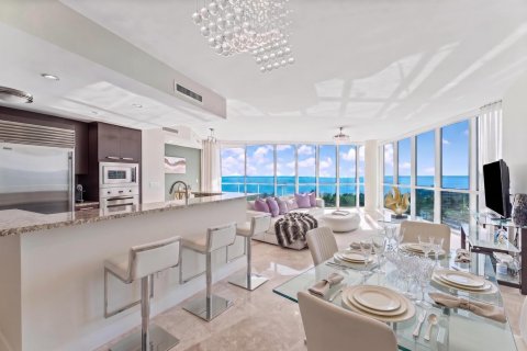 Copropriété à vendre à Pompano Beach, Floride: 2 chambres, 195.84 m2 № 2388426 - photo 7
