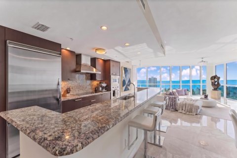 Copropriété à vendre à Pompano Beach, Floride: 2 chambres, 195.84 m2 № 2388426 - photo 6