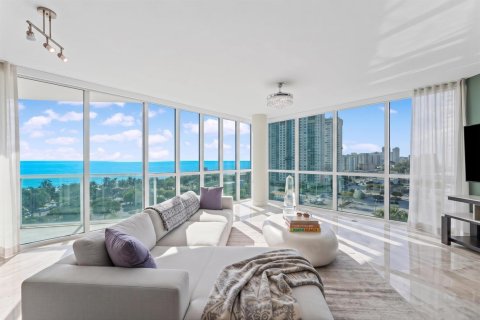 Copropriété à vendre à Pompano Beach, Floride: 2 chambres, 195.84 m2 № 2388426 - photo 3