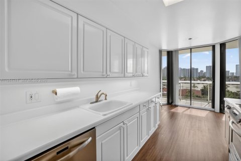 Copropriété à vendre à Aventura, Floride: 2 chambres, 132.85 m2 № 2009881 - photo 24