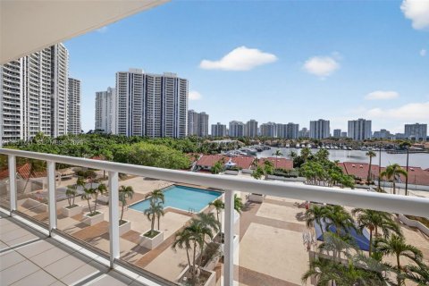 Copropriété à vendre à Aventura, Floride: 2 chambres, 132.85 m2 № 2009881 - photo 12