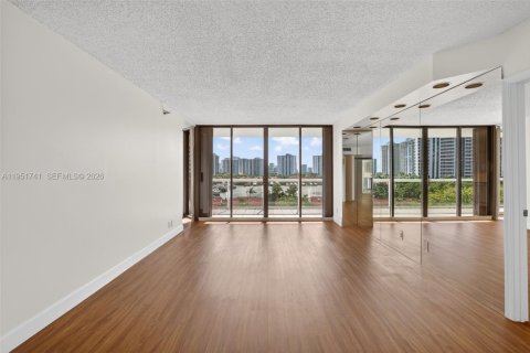 Copropriété à vendre à Aventura, Floride: 2 chambres, 132.85 m2 № 2009881 - photo 4