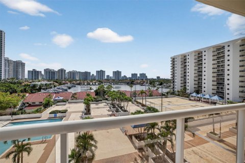 Copropriété à vendre à Aventura, Floride: 2 chambres, 132.85 m2 № 2009881 - photo 14