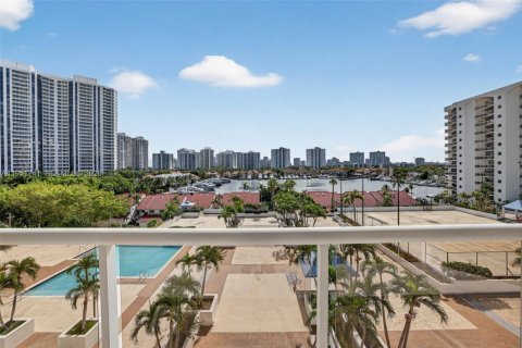 Copropriété à vendre à Aventura, Floride: 2 chambres, 132.85 m2 № 2009881 - photo 13