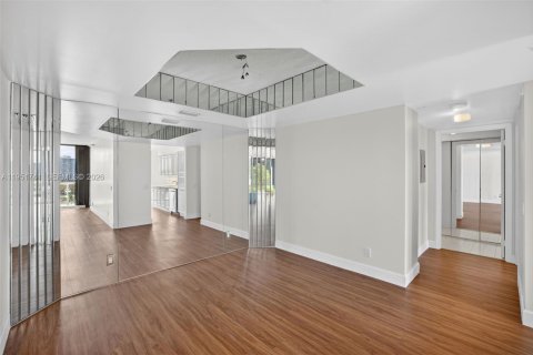 Copropriété à vendre à Aventura, Floride: 2 chambres, 132.85 m2 № 2009881 - photo 17