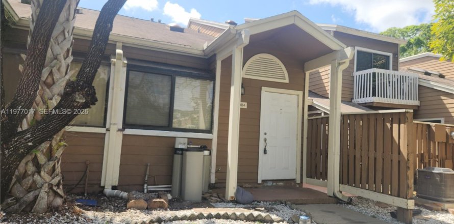 Adosado en North Lauderdale, Florida 2 dormitorios, 110.18 m2 № 2080215