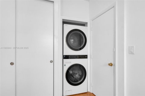 Купить кондоминиум в Майами-Бич, Флорида 2 спальни, 86.49м2, № 1984425 - фото 26