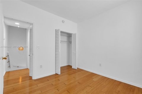 Купить кондоминиум в Майами-Бич, Флорида 2 спальни, 86.49м2, № 1984425 - фото 25