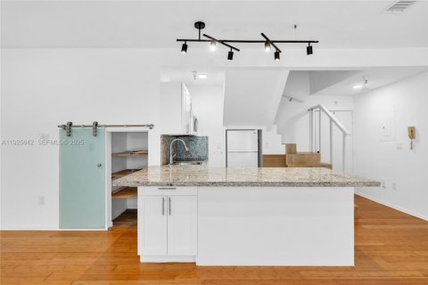 Купить кондоминиум в Майами-Бич, Флорида 2 спальни, 86.49м2, № 1984425 - фото 4