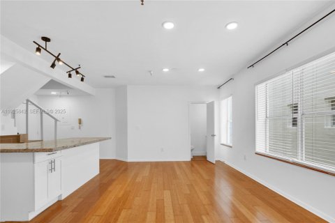 Купить кондоминиум в Майами-Бич, Флорида 2 спальни, 86.49м2, № 1984425 - фото 11