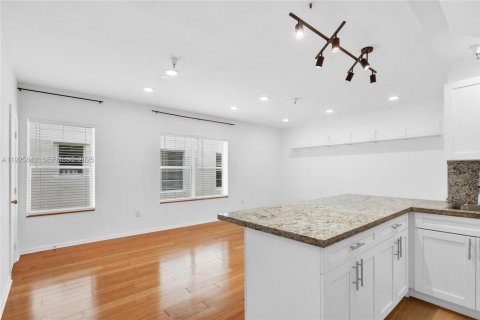 Купить кондоминиум в Майами-Бич, Флорида 2 спальни, 86.49м2, № 1984425 - фото 13