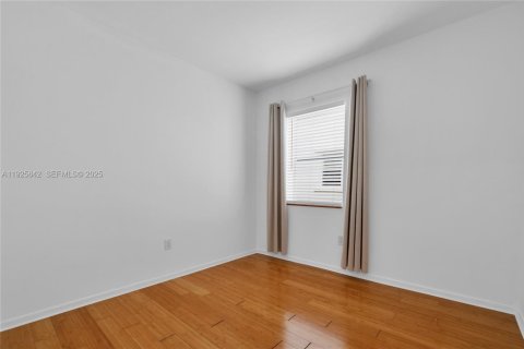 Купить кондоминиум в Майами-Бич, Флорида 2 спальни, 86.49м2, № 1984425 - фото 24