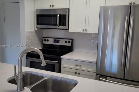 Copropriété à louer à Coral Springs, Floride: 2 chambres, 86.68 m2 № 2169313 - photo 2