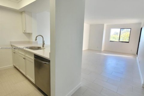 Copropriété à louer à Coral Springs, Floride: 2 chambres, 86.68 m2 № 2169313 - photo 3