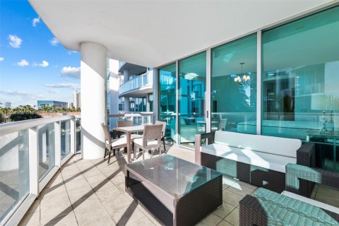 Condo in Aventura, Florida, 3 bedrooms  № 1981229 - photo 9