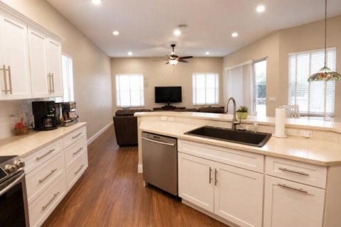 Villa ou maison à vendre à Lake Worth, Floride: 4 chambres, 230.4 m2 № 2343484 - photo 7