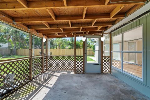 House in Gulfport, Florida 2 bedrooms, 134.43 sq.m. № 1900814 - photo 30