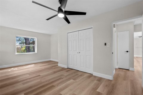 House in Gulfport, Florida 2 bedrooms, 134.43 sq.m. № 1900814 - photo 21