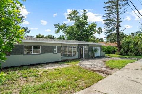 House in Gulfport, Florida 2 bedrooms, 134.43 sq.m. № 1900814 - photo 5