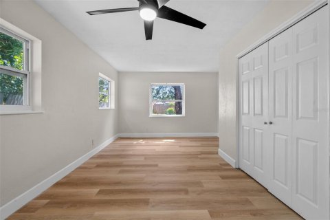 House in Gulfport, Florida 2 bedrooms, 134.43 sq.m. № 1900814 - photo 20