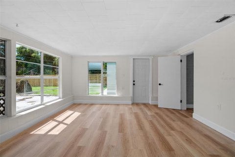 House in Gulfport, Florida 2 bedrooms, 134.43 sq.m. № 1900814 - photo 25