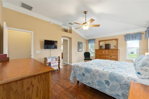 House in The Villages, Florida 3 bedrooms, 192.77 sq.m. № 1686443 - photo 30