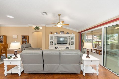 House in The Villages, Florida 3 bedrooms, 192.77 sq.m. № 1686443 - photo 25