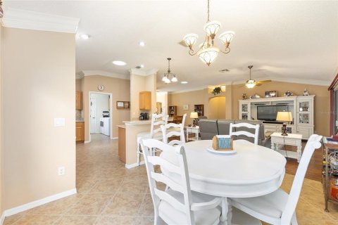 House in The Villages, Florida 3 bedrooms, 192.77 sq.m. № 1686443 - photo 23