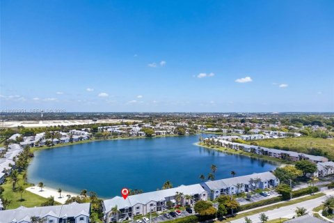 Copropriété à vendre à Homestead, Floride: 2 chambres, 89.19 m2 № 2083901 - photo 21
