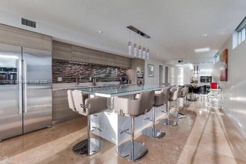 Copropriété à vendre à Miami Beach, Floride: 2 chambres, 109.16 m2 № 1977220 - photo 2