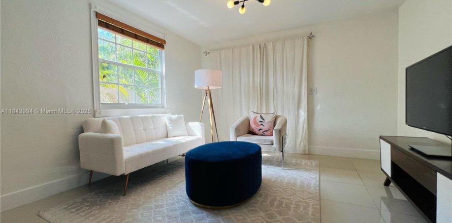 Villa ou maison à Miami, Floride 2 chambres, 85.93 m2 № 1839184