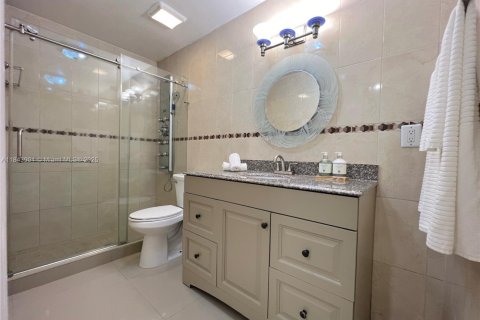 Villa ou maison à louer à Miami, Floride: 2 chambres, 85.93 m2 № 1839184 - photo 11