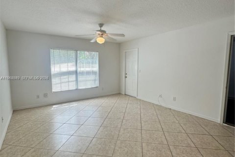 Touwnhouse à louer à West Palm Beach, Floride: 4 chambres, 166.3 m2 № 2032198 - photo 7
