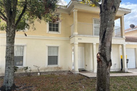 Touwnhouse à louer à West Palm Beach, Floride: 4 chambres, 166.3 m2 № 2032198 - photo 2