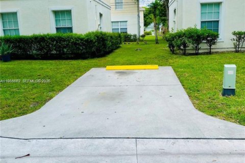 Touwnhouse à louer à West Palm Beach, Floride: 4 chambres, 166.3 m2 № 2032198 - photo 3