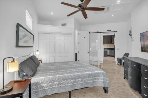 Commercial property in Winter Park, Florida 6 bedrooms, 212 sq.m. № 2212725 - photo 10