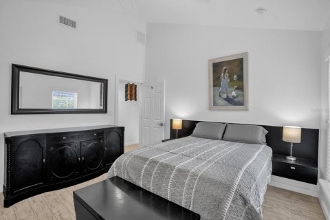 Commercial property in Winter Park, Florida 6 bedrooms, 212 sq.m. № 2212725 - photo 18