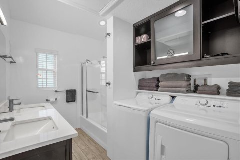 Commercial property in Winter Park, Florida 6 bedrooms, 212 sq.m. № 2212725 - photo 16