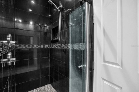 Commercial property in Winter Park, Florida 6 bedrooms, 212 sq.m. № 2212725 - photo 12
