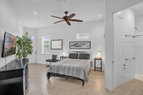 Commercial property in Winter Park, Florida 6 bedrooms, 212 sq.m. № 2212725 - photo 9