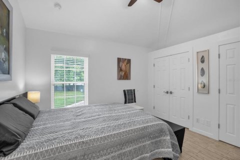 Commercial property in Winter Park, Florida 6 bedrooms, 212 sq.m. № 2212725 - photo 17
