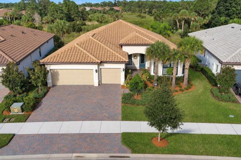House in Vero Beach, Florida 3 bedrooms, 232.63 sq.m. № 2428317