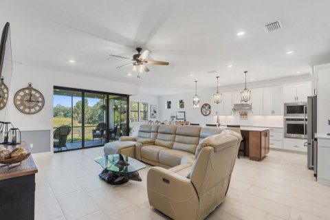 House in Vero Beach, Florida 3 bedrooms, 232.63 sq.m. № 2428317 - photo 5