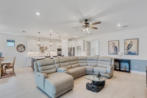 House in Vero Beach, Florida 3 bedrooms, 232.63 sq.m. № 2428317 - photo 9
