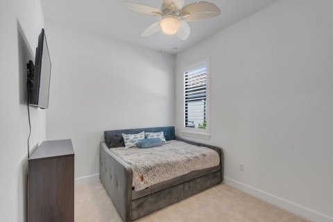 House in Vero Beach, Florida 3 bedrooms, 232.63 sq.m. № 2428317 - photo 25